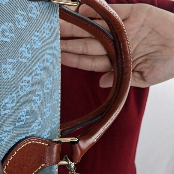 *SOLD* Dooney & Bourke Gretta Zip Zip Satchel - Picture 9 of 15